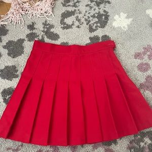 cute red pleated skirt. great for summer